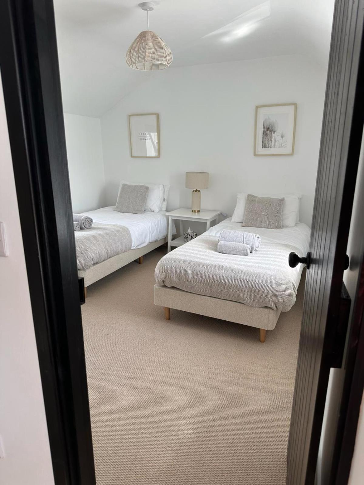New Renovated Beach Front Cottage Mousehole Exterior photo